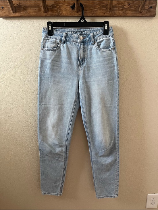 American Eagle Outfitters Denim - American Eagle Women’s Light Wash Strigid Jeans Size 0 Regular
